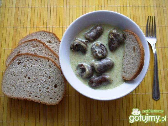 Serca inydcze w śmietanowym sosie Serca inydcze w śmietanowym sosie