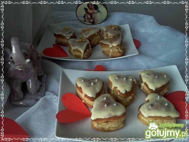 Sercączki czyli sercowe pączki z kawą