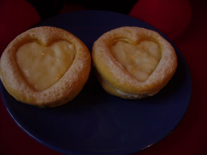 Serduszka drożdżowo - kruche z budyniem