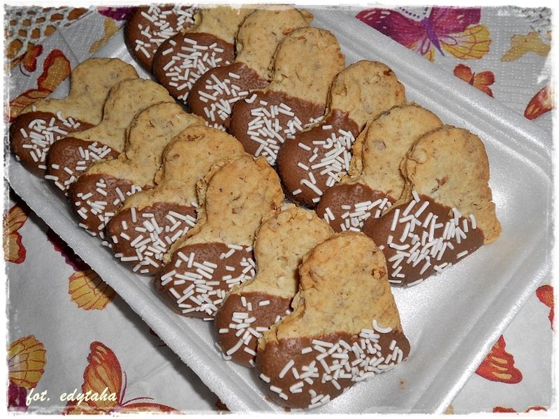 Serduszka owsiano orzechowe w czekoladzie Serduszka owsiano orzechowe w czekoladzie