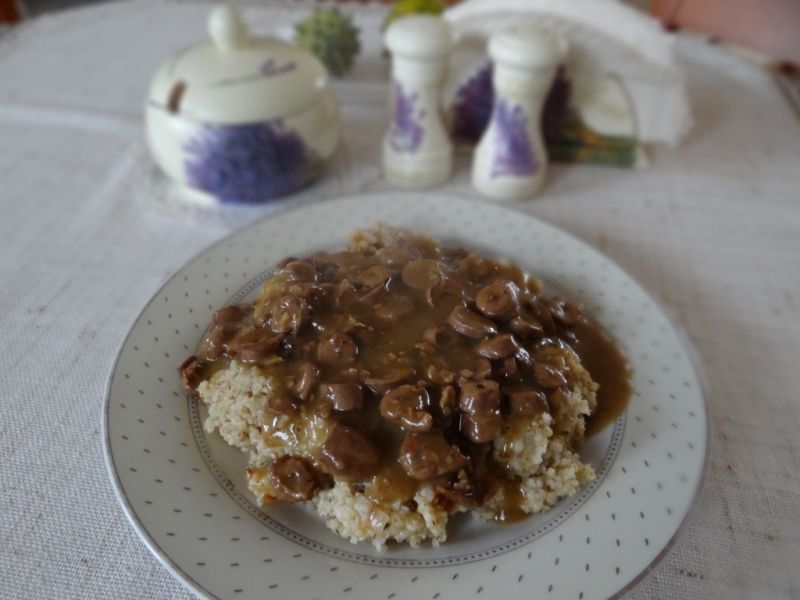 Serduszka z kurczaka w sosie grzybowym Serduszka z kurczaka w sosie grzybowym