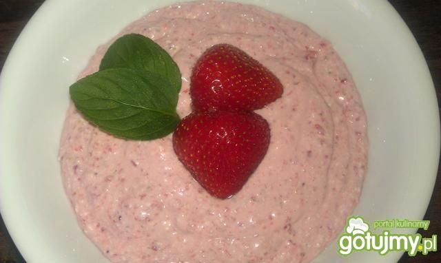 Serek truskawkowo-cynamonowy Serek truskawkowo-cynamonowy