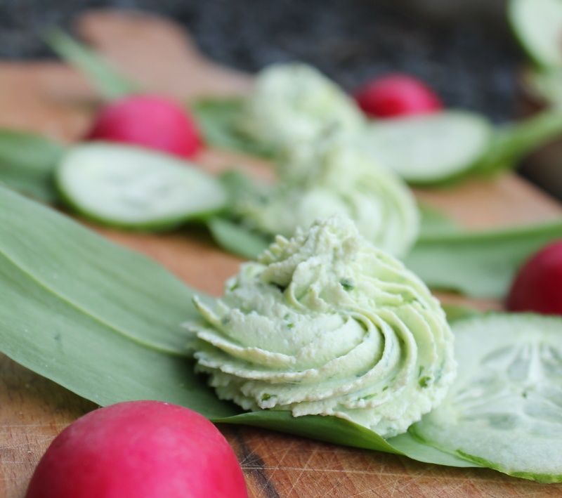 Serek typu fromage  z czonkiem niedźwiedzim