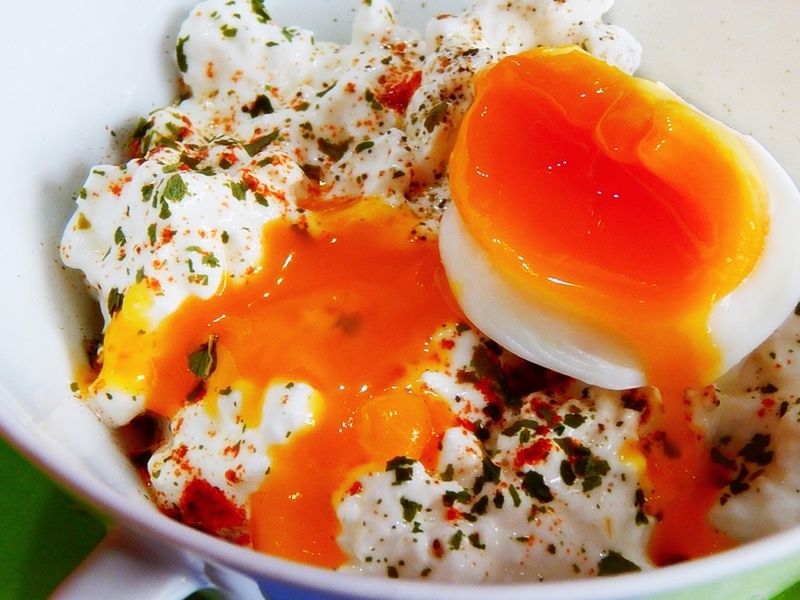 Serek wiejski z jajkami na miekko