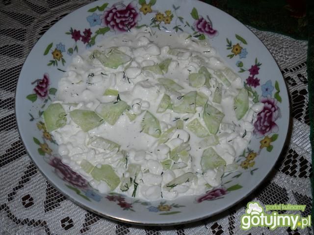 Serek wiejski z ogórkiem i koperkiem