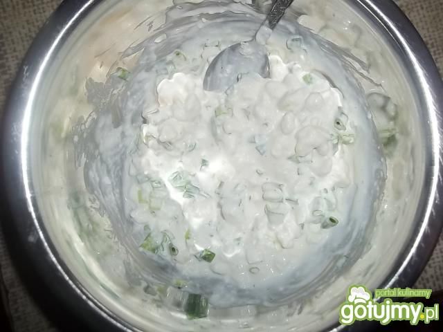 Serek wiejski ze szczypiorkiem Serek wiejski ze szczypiorkiem