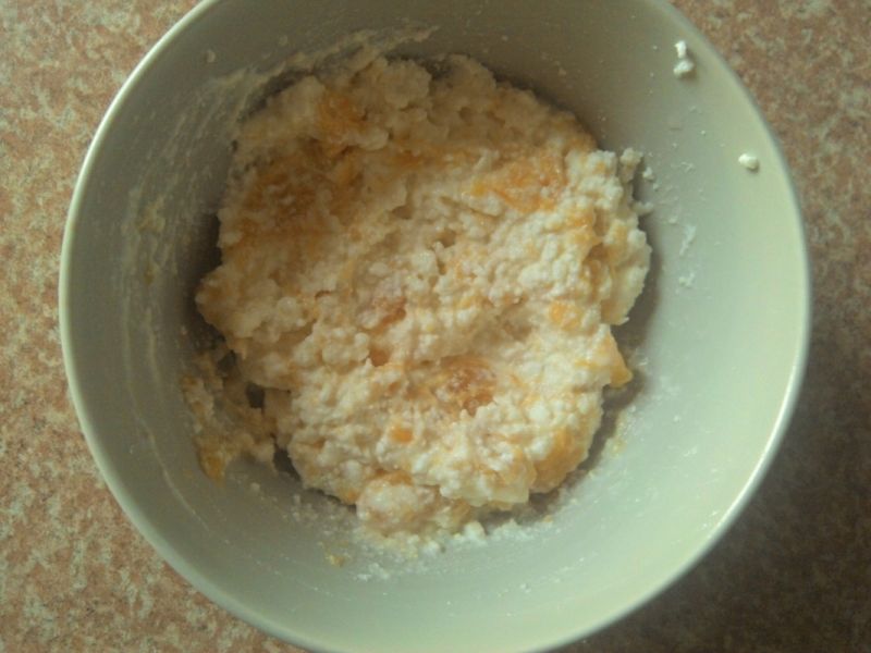 Serek z brzoskwiniami i miodem     Serek z brzoskwiniami i miodem