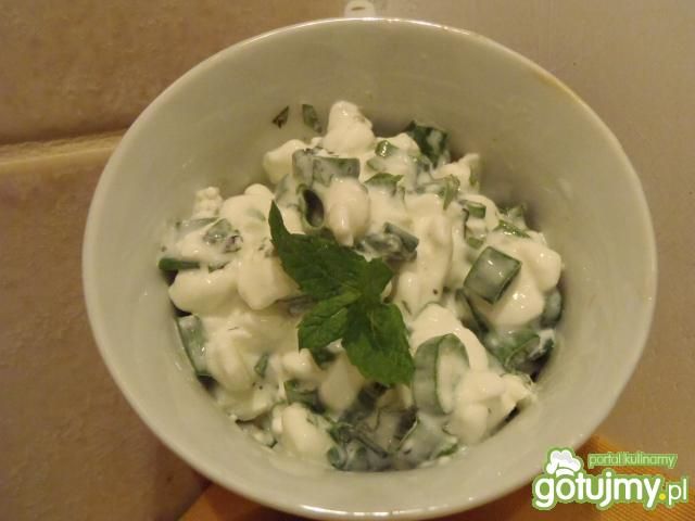 Serek z miętą i zieloną cebulką