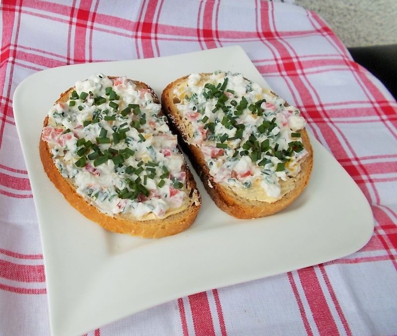 Serek z papryką na kanapki