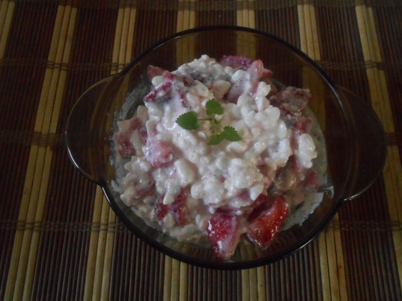 Serek z truskawkami Serek z truskawkami