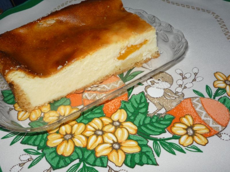 Serniczek z brzoskwiniami z kaszą manną Serniczek z brzoskwiniami z kaszą manną