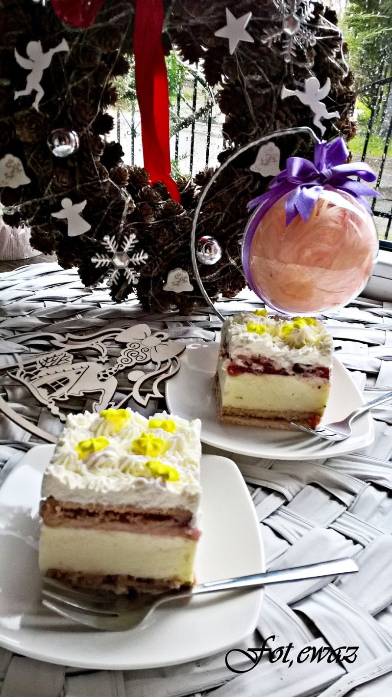 Serniczki na zimno z dżemem truskawkowym