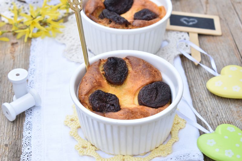 Serniczki w kokilkach z suszoną morelą