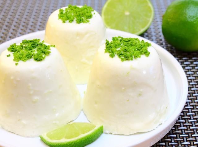 Serniczki z sokiem z limonki