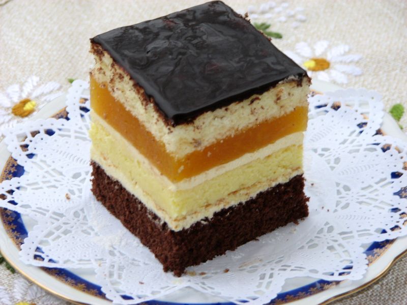 Sernik brzoskwiniowy