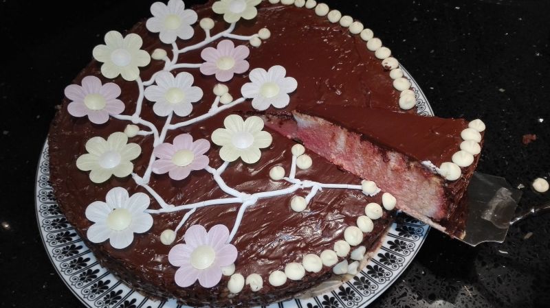 Sernik buraczkowy z czekoladą 