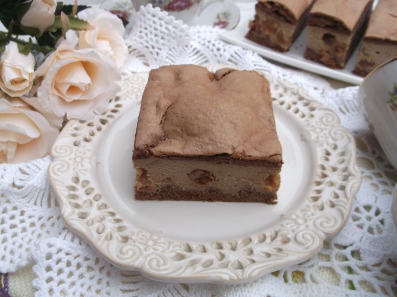 Sernik czekoladowy na kruchym cieście z rodzynkami