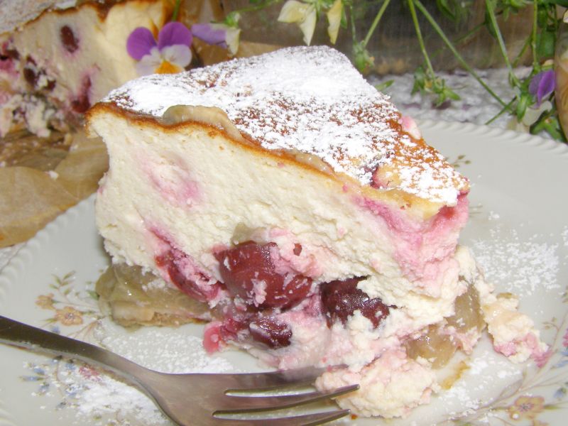 Sernik czereśniowo-rabarbarowy Sernik czereśniowo-rabarbarowy