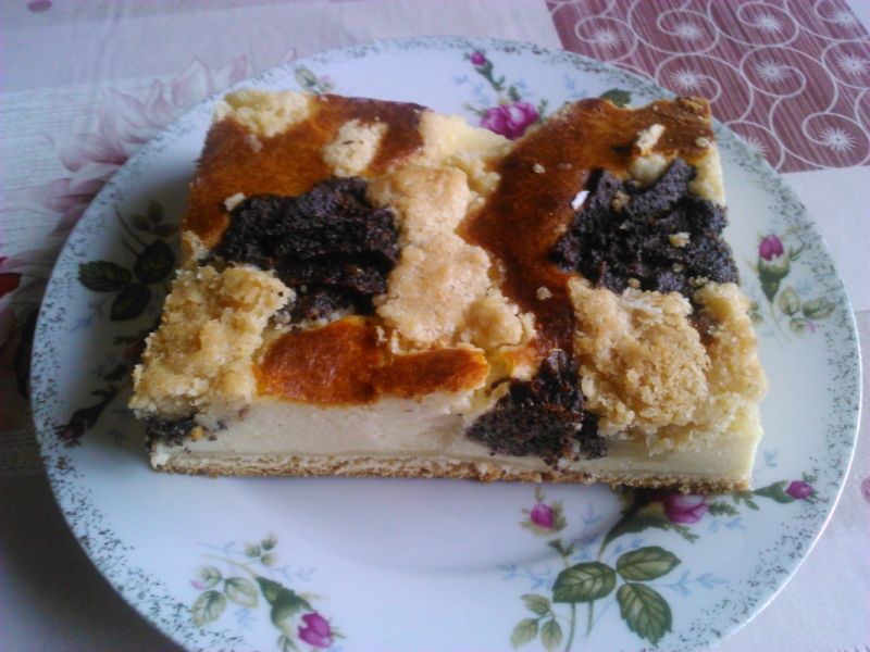 Sernik drożdżowy z makiem