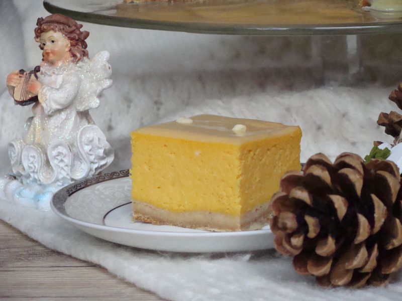 Sernik dyniowy na piernikowym spodzie Sernik dyniowy na piernikowym spodzie