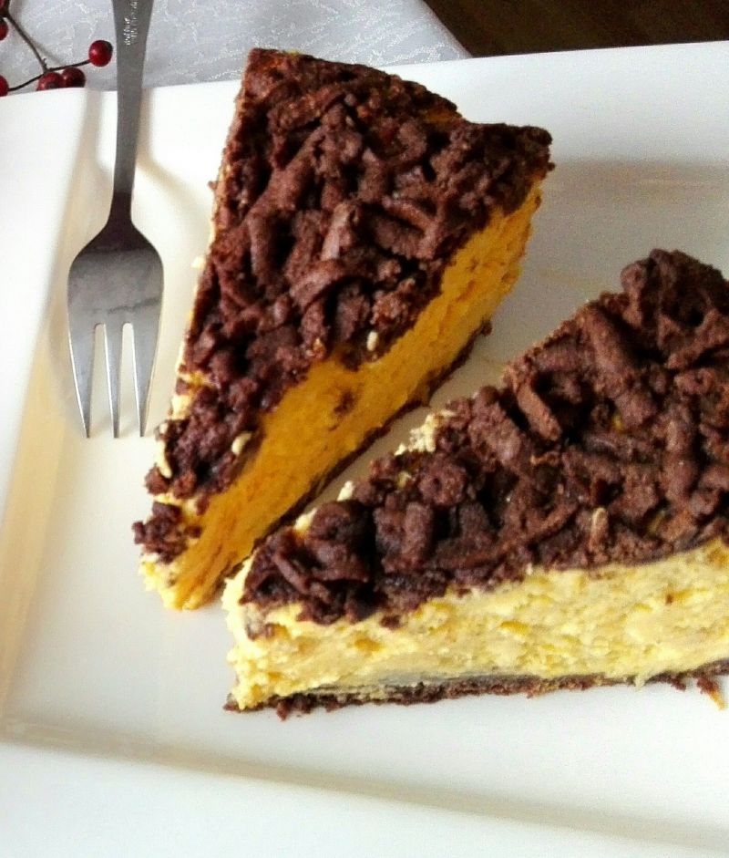 Sernik dyniowy z czekoladową kruszonką