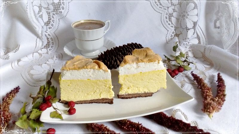 Sernik dyniowy z pianką budyniową bez tłuszczu Sernik dyniowy z pianką budyniową bez tłuszczu