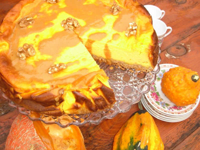 Sernik dyniowy z solonym karmelem