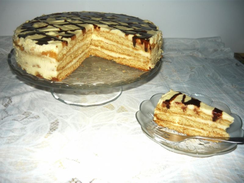 Sernik gotowany na miodowym cieście