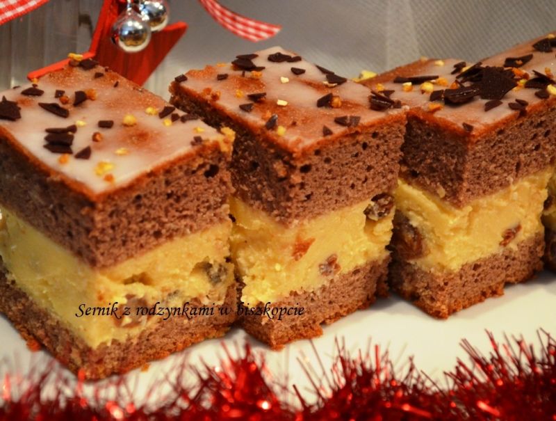 Sernik gotowany z rodzynkami 