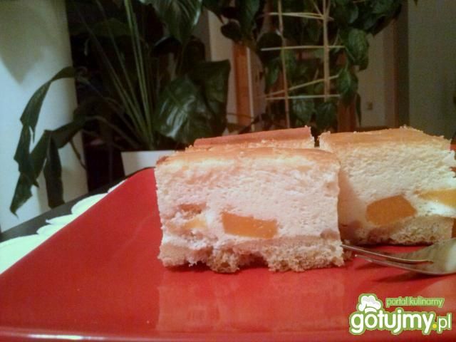 Sernik jogurtowy z brzoskwiniami 2
