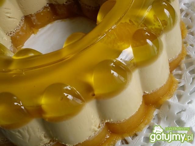 Sernik kawowy na tropikalnym musie