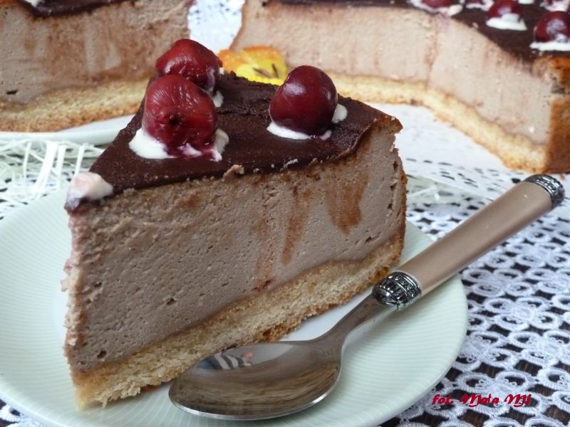 Sernik kawowy z wiśniową nutą