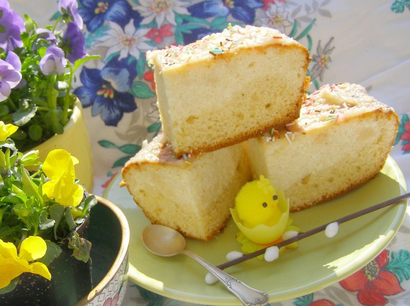 Sernik marcepan z kaszą manną na cieście ucieranym