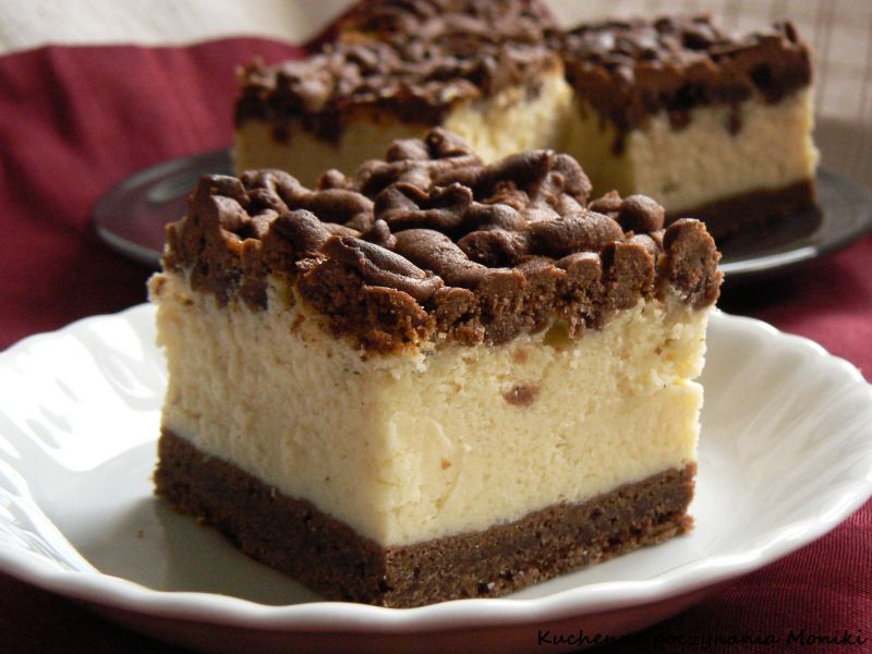 Sernik na cieście kakaowym