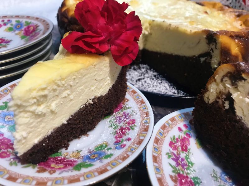 Sernik na czekoladowym spodzie Sernik na czekoladowym spodzie