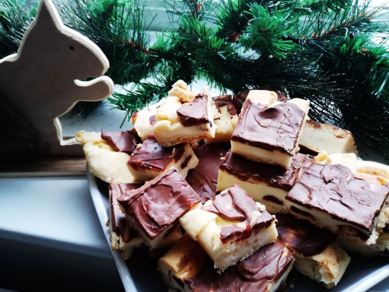 Sernik na kruchym spodzie z żurawiną