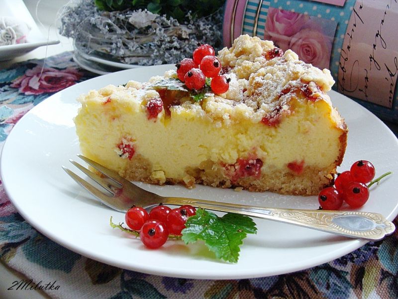 Sernik na kruszonce z czerwoną porzeczką Sernik na kruszonce z czerwoną porzeczką