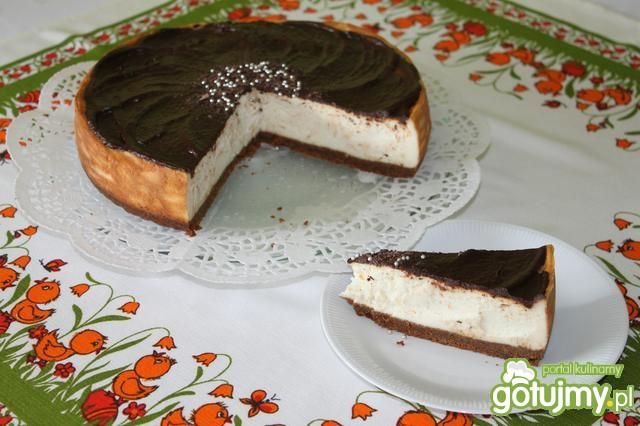 Sernik na piernikowym spodzie