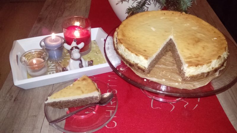 Sernik na spodzie marchewkowym Sernik na spodzie marchewkowym