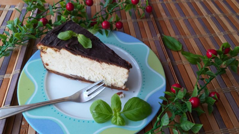 Sernik na spodzie z delicji Sernik na spodzie z delicji