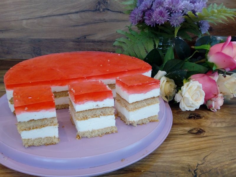 Sernik na zimno na biszkopcie