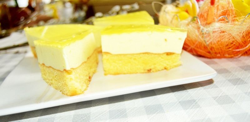 Sernik na zimno na biszkopcie z galaretką(cytryna)