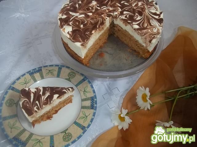 Sernik na zimno na marchewkowym spodzie