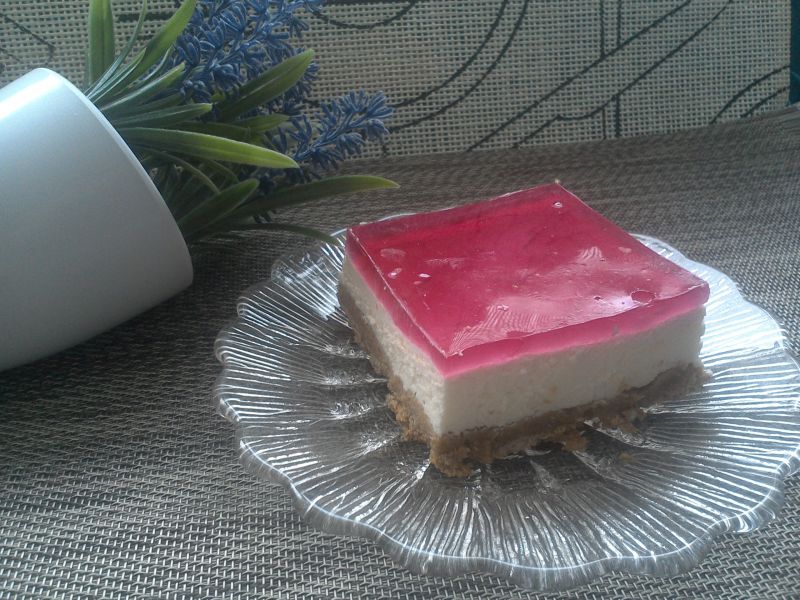 Sernik na zimno na pełnoziarnistym kruchym spodzie Sernik na zimno na pełnoziarnistym kruchym spodzie