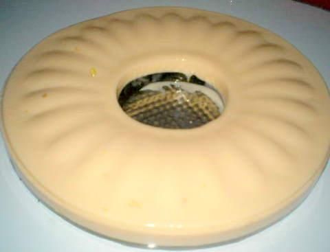 Sernik na zimno  w kształtnej foremce