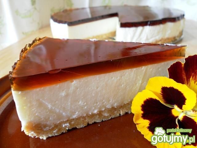Sernik na zimno z bursztynową galaretką