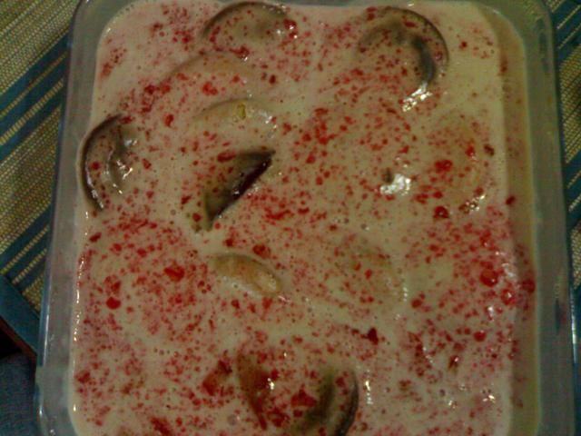 Sernik na zimno z delicjami.