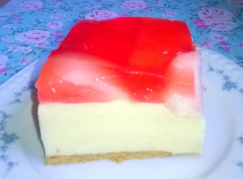 Sernik na zimno z galaretką i gruszkami Sernik na zimno z galaretką i gruszkami