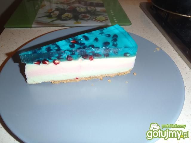 Sernik na zimno z granatem