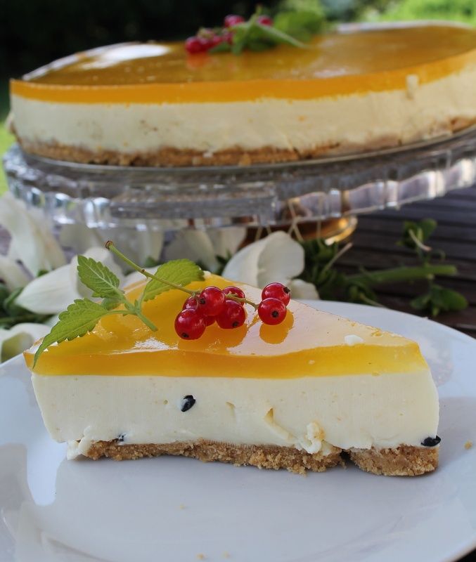 Sernik na zimno z marakują 